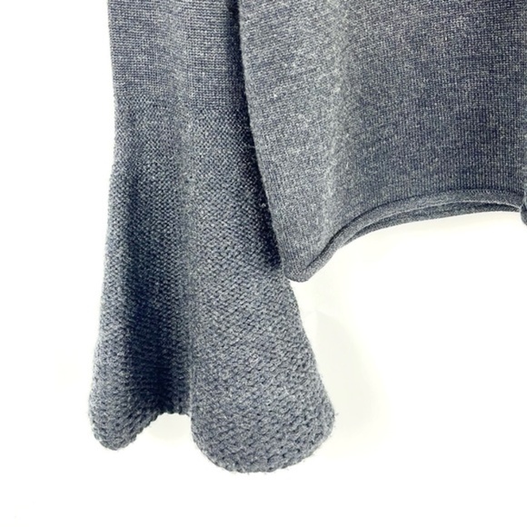 Co PF/15 Grey Cropped Bell-Sleeve Wool Pullover - Picture 5 of 8